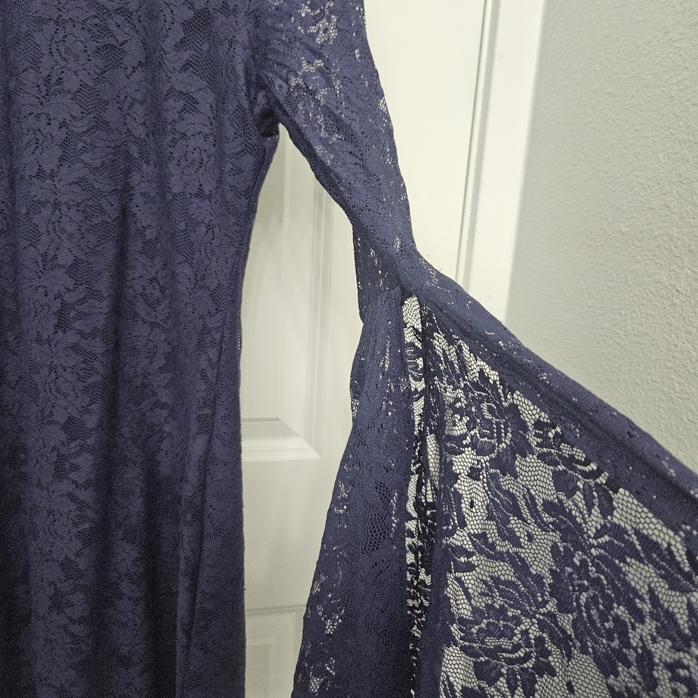 Liberty Love Lace bell sleeve Dress Large - Picture 2 of 6